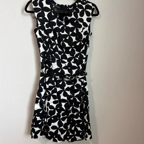 INC International Concepts Black and White Sleeveless Printed Mini Dress - Picture 1 of 3